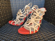 (K068 A18) COSMOPARIS –