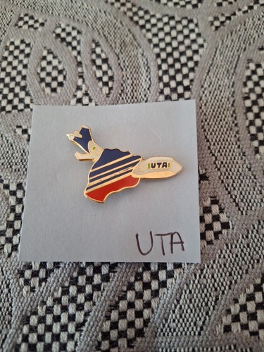 Pin compagnie aérienne uta - pin's,