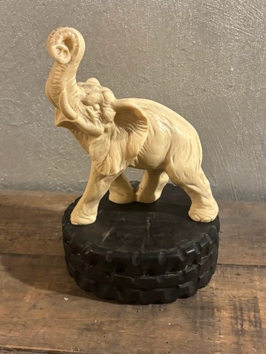 Sculpture sur socle - socle, bois