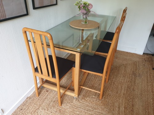 Table verre avec chaises - en,