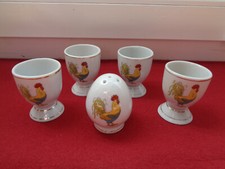 LOT DE 4 COQUETIERS + SALIERE EN  PORCELAINE DECOR COQ