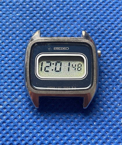 Montre numérique vintage