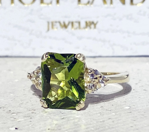Natural peridot - 4.30,