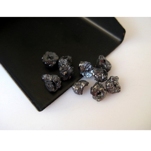 Beau diamant noir - , en