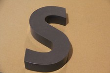 lettre d'enseigne métal h: 19,5cm environ prof: 5cm déco loft industriel atelier