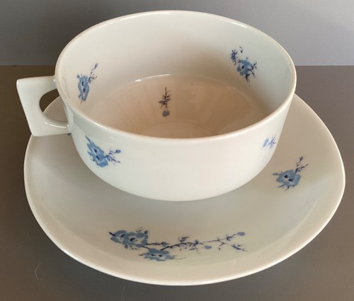 Tasse sous - tasse,