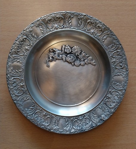 Assiette étain à - assiette,