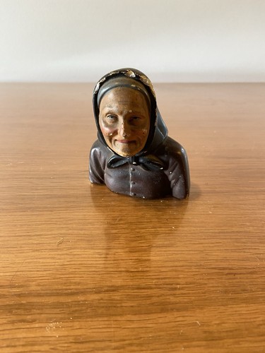 Buste femme âgée plâtre - buste,