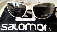 LUNETTES SOLEIL SALOMON CAT.3 BLANCHES PLUTOT FEMME POCHETTE SOUPLE 100 % NEUVES