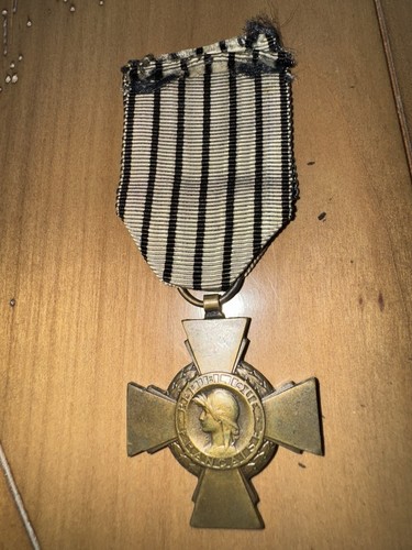 Croix combattant gvt - croix, vichy