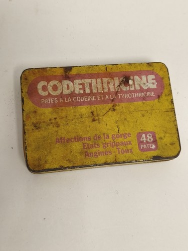 Boîte publicitaire ancienne
