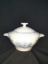 Soupière en faïence de Gien