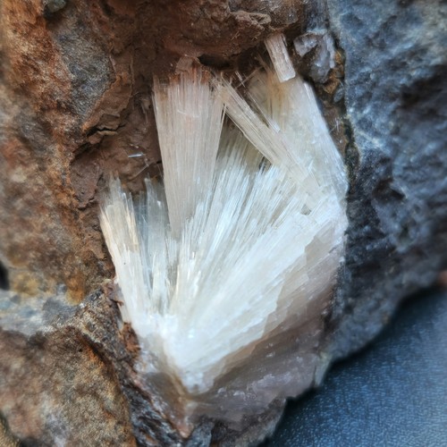 Minéraux aragonite le - :,