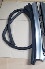 joint de porte avant gauche avec montant chrome AUDI A4 S4 Cabriolet 8H0831707C