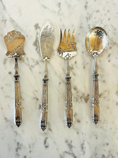 Lot de 4 couverts de service en argent ciselé – ancien - 545019