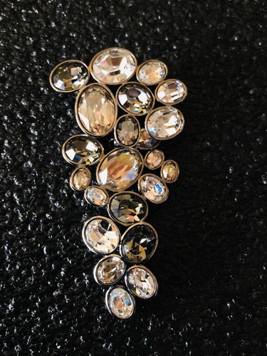Belle broche swarovski - swarovski, cristal