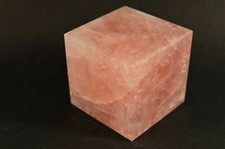 Hexaedre Quartz Rose Solide de Platon 272grammes