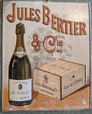 ancienne plaque publicitaire tôle en relief  pub boisson bouteille vin champagne