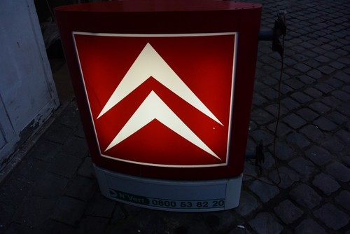 Ancienne enseigne lumineuse - enseigne,