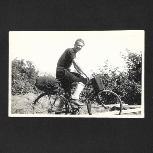 Jeune homme vélo cycliste - à,