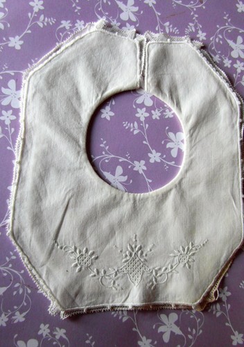 Ancien bavoir bavette broderie - ancien,