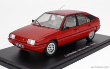 MODÈLE DE VOITURE STATIQUE