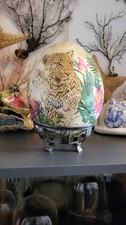Oeuf d’autruche décoré à la main – pièce unique – avec socle argent