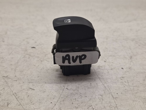 Bouton lève vitre avant