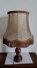 Lampe à Poser En Bois Tourné Abat Jour En Peau Et Galon À Franges / Vintage 