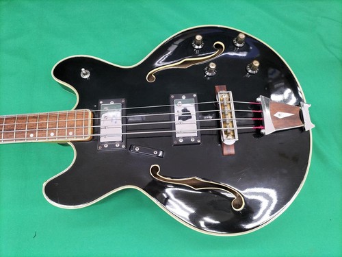 Guitare basse électrique