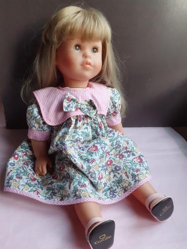 Jolie poupée corolle 42 - poupée,