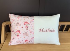 Coussin personnalisé avec une broderie (Naissance, Enfant, Adulte).