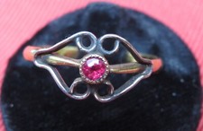 BAGUE 1900 plaqué or HOREOR FILIGRANE en ARGENT serti pierre rouge Taille:54