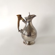 Cafetière / Chocolatière victorienne en métal argenté, James Dixon & Sons, 1880s