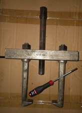 énorme extracteur arrache moyeu DAMS 240 mm & un tournevis Facom camion tracteur