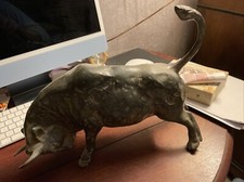 TAUREAU DE COMBAT EN BRONZE