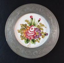 assiette en étain et