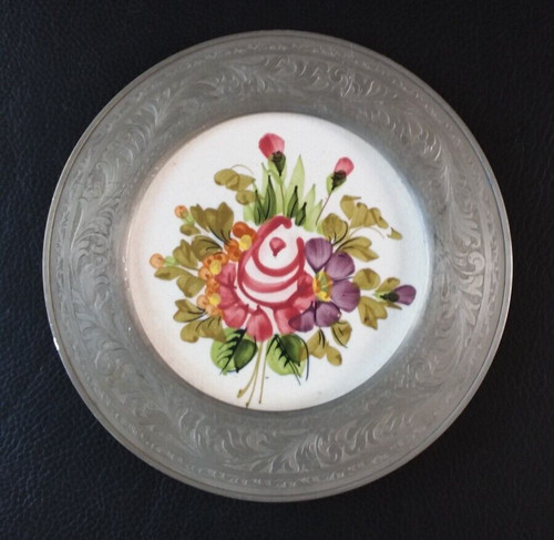 Assiette étain et - en,