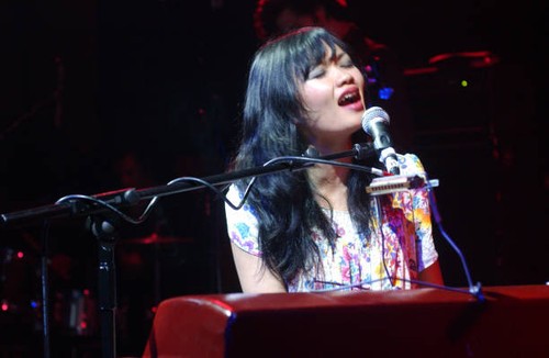 Bic runga music singer band - singer,