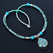 Collier de perles népalaises