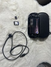 Sony Ps Vita  PCH-1004 Console + Câble De Charge  + Carte Sd 32go  + Jeu MTR