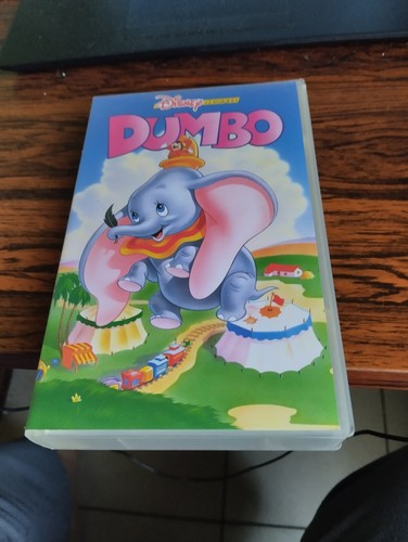 Une cassette vhs disney - une,