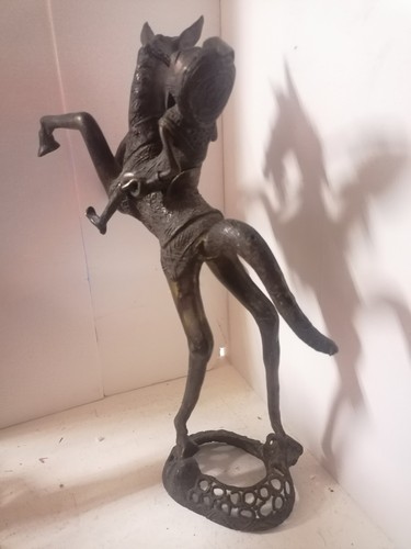 Grande sculpture cavalier sur