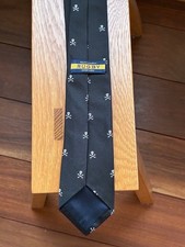 Cravate noire crâne RUGBY