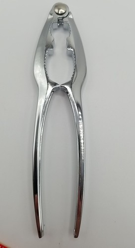 Crab leg opener nut - leg,