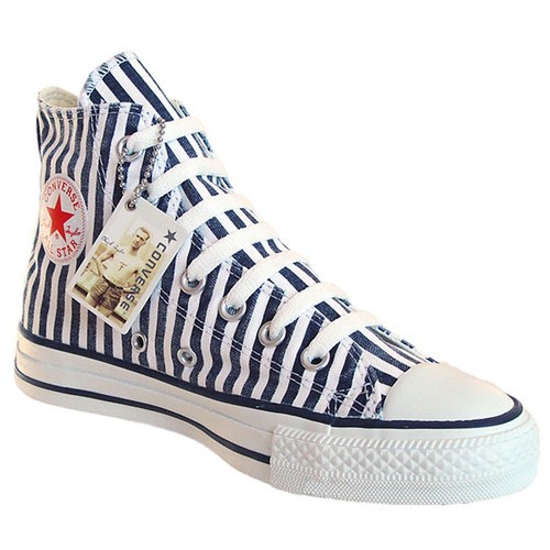 Converse 4 chucks - /,