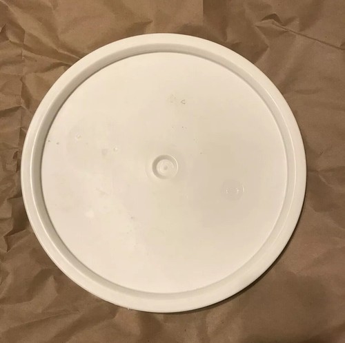 White plastic lid - lid, gallon