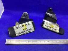 Charnière de capot moteur