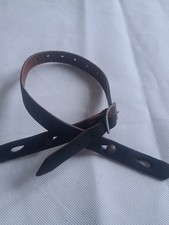 Très belle jugulaire pour
