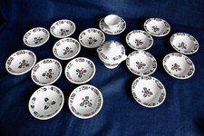 DINETTE ANCIENNE FAÏENCE FINE HBCM - DÉCOR AU POCHOIR ANNÉES 1920/30 -18 pièces